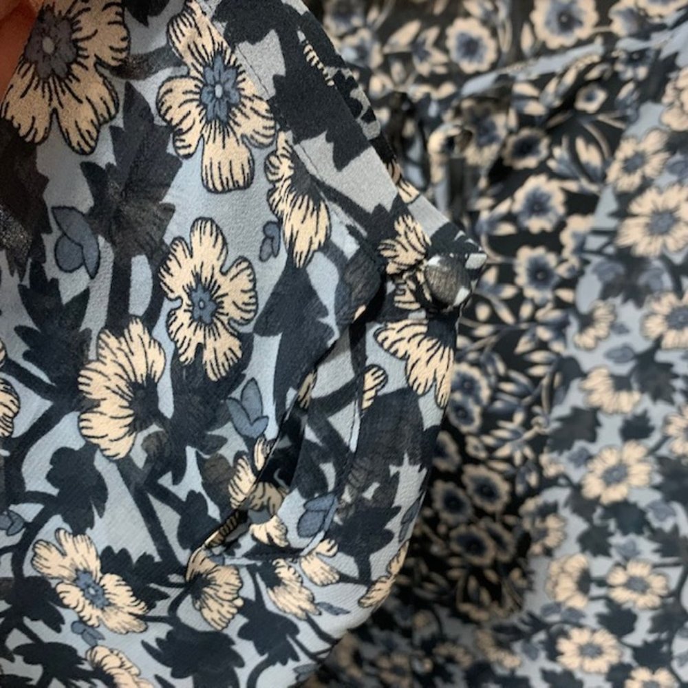 J.Jill Blue Floral Sheer Top Large - Picture 5 of 7